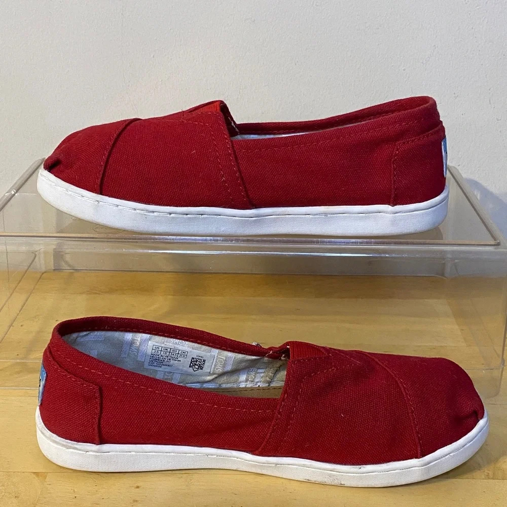 TOMS Cherry Canvas Slip-Ons Size Y 2.5